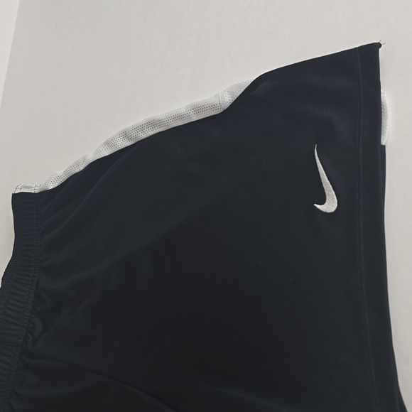 Youth Nike Shorts - Picture 4 of 6